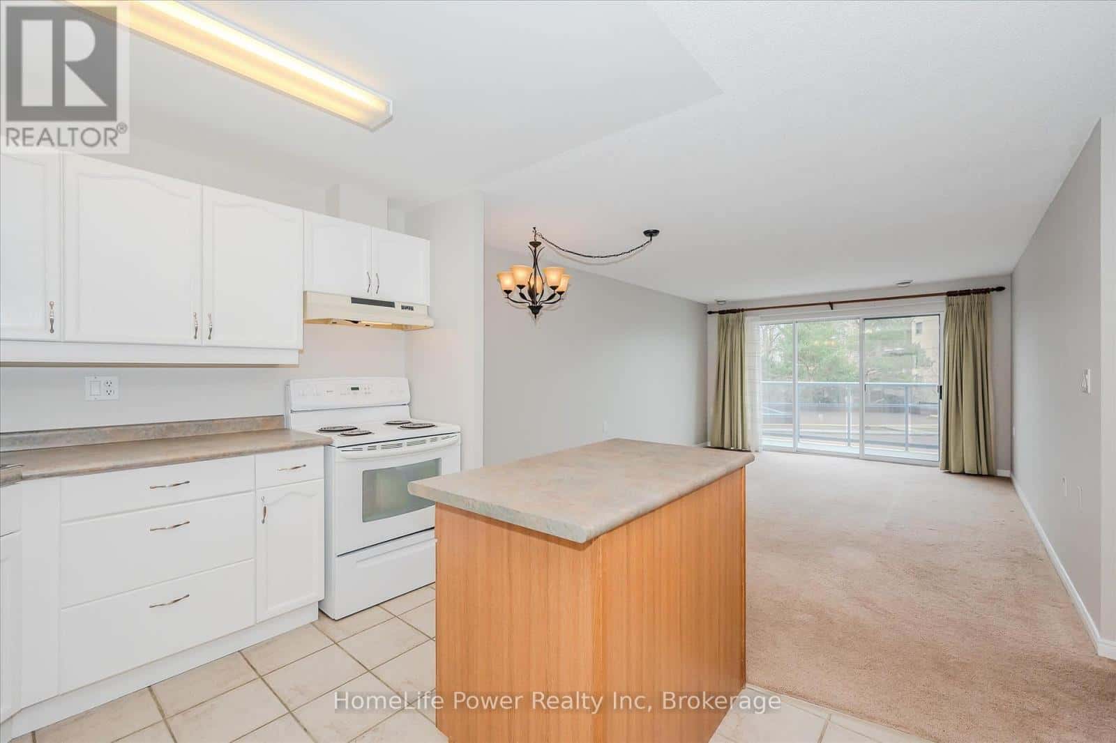 307 - 685 WOOLWICH STREET — Guelph (Riverside Park), Ontario - Photo 2 of 46