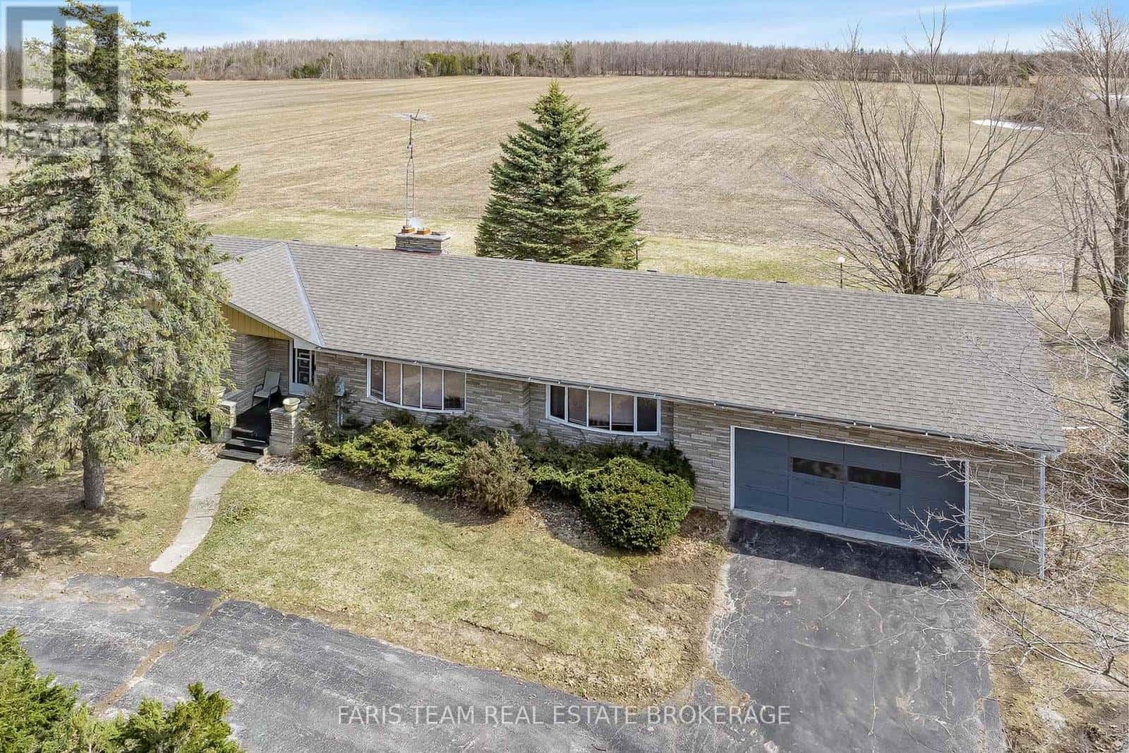 547 LINE 11 N — Oro-Medonte, Ontario - Photo 4 of 27