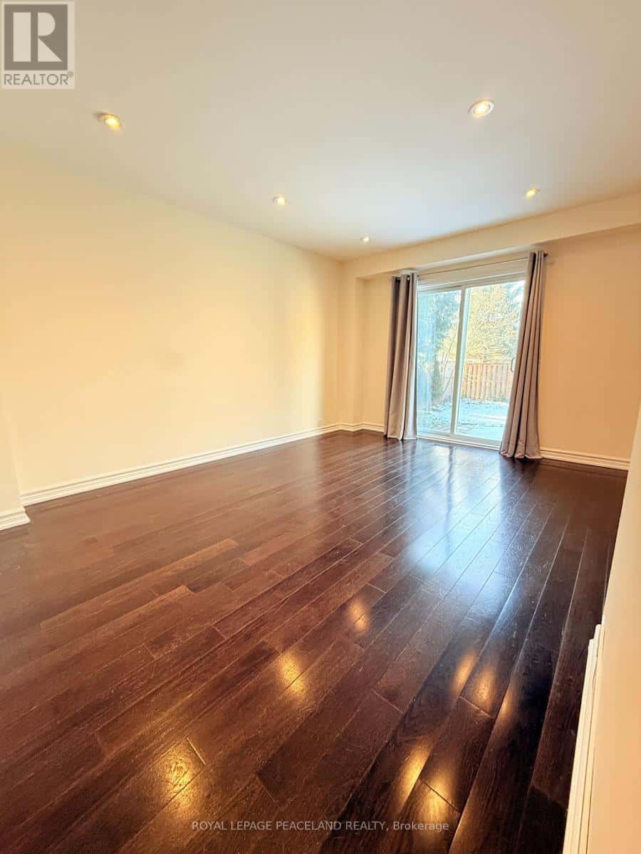 16 MADSEN CRESCENT — Markham (Markville), Ontario - Photo 2 of 19