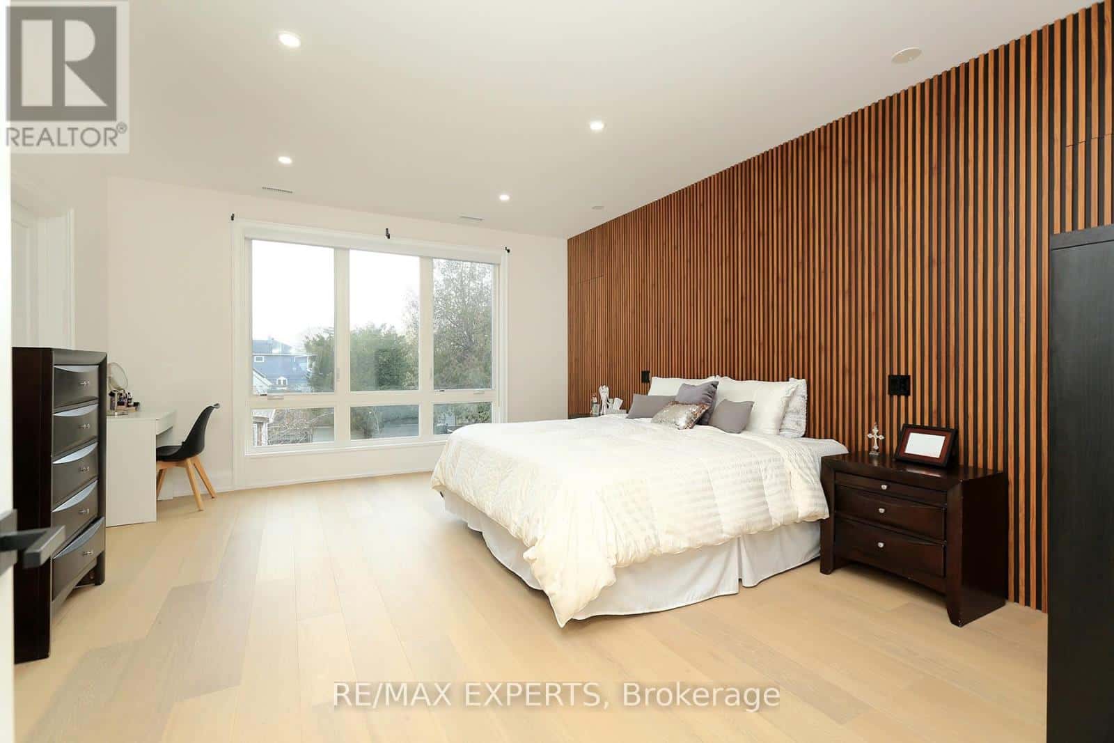 31 FULHAM DRIVE — Toronto (Alderwood), Ontario - Photo 4 of 49