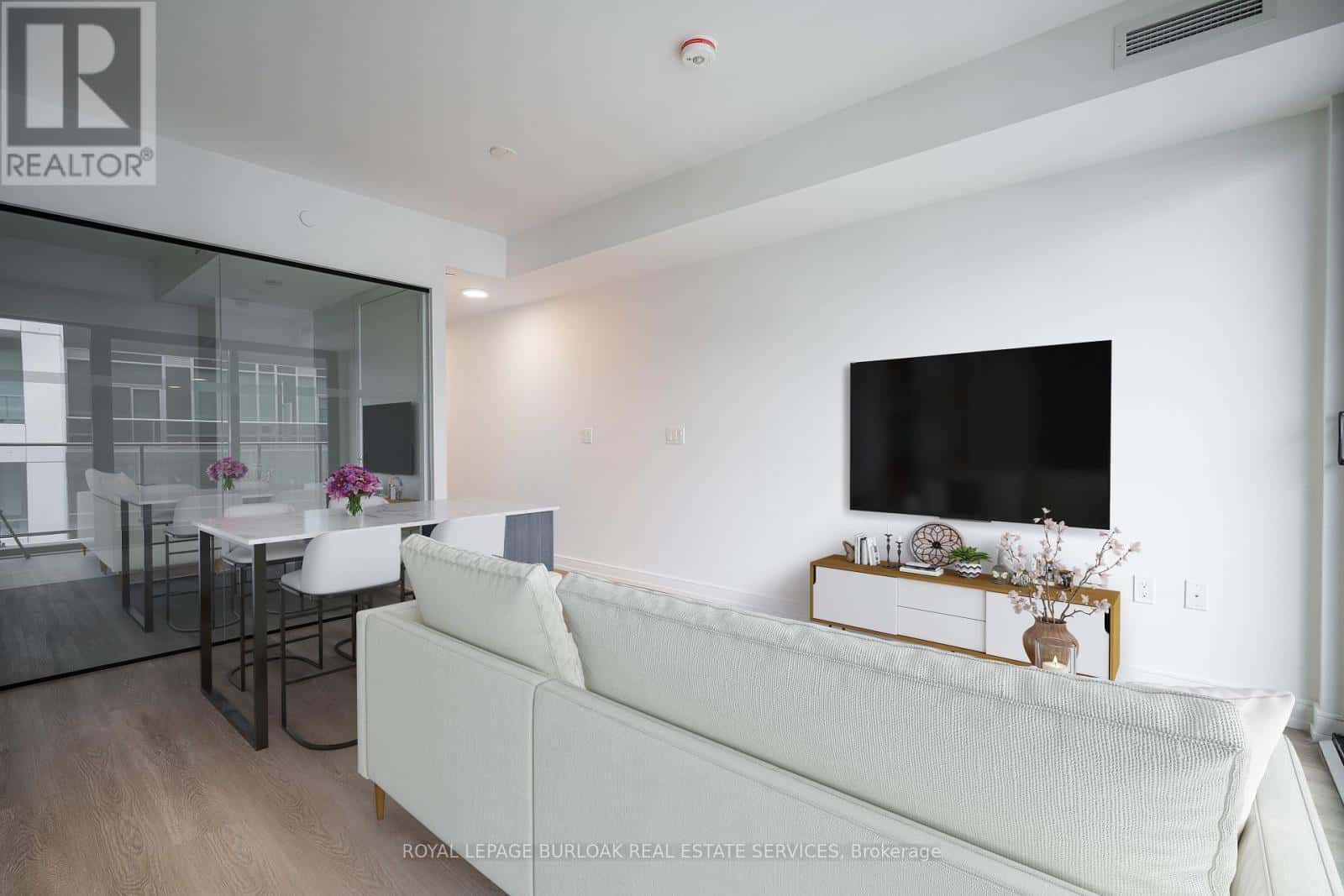 1418 - 1 JARVIS STREET — Hamilton (Beasley), Ontario - Photo 4 of 16