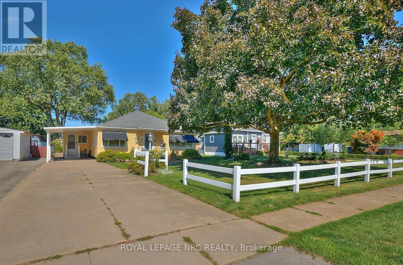 4013 WELLAND STREET — Niagara Falls (Chippawa), Ontario - Photo 2 of 41