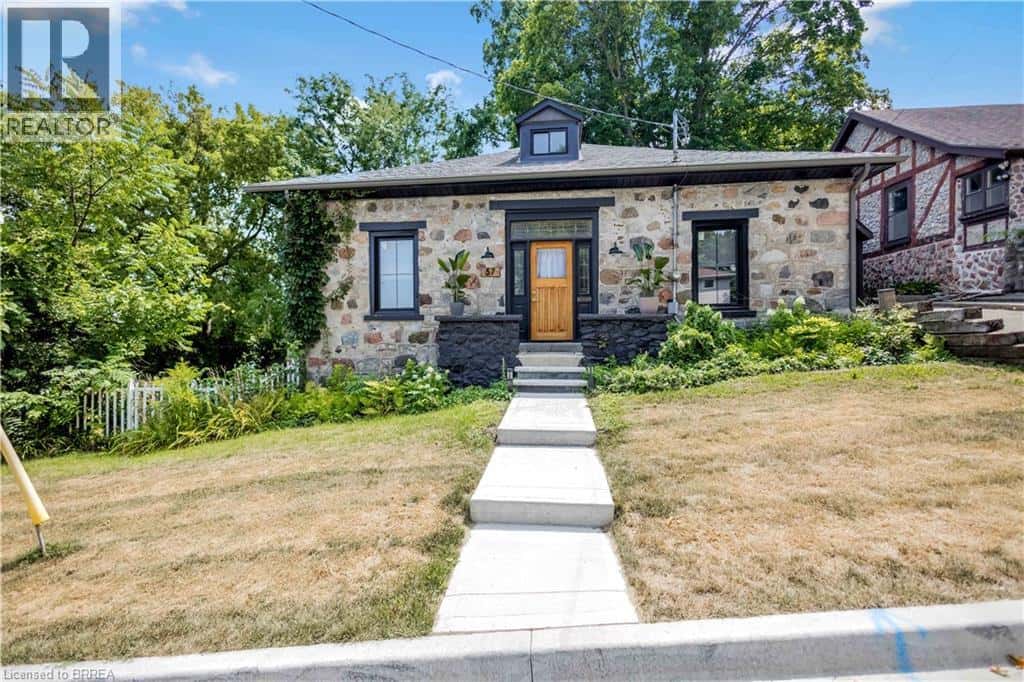 57 MAIN Street — Paris, Ontario - Photo 2 of 34