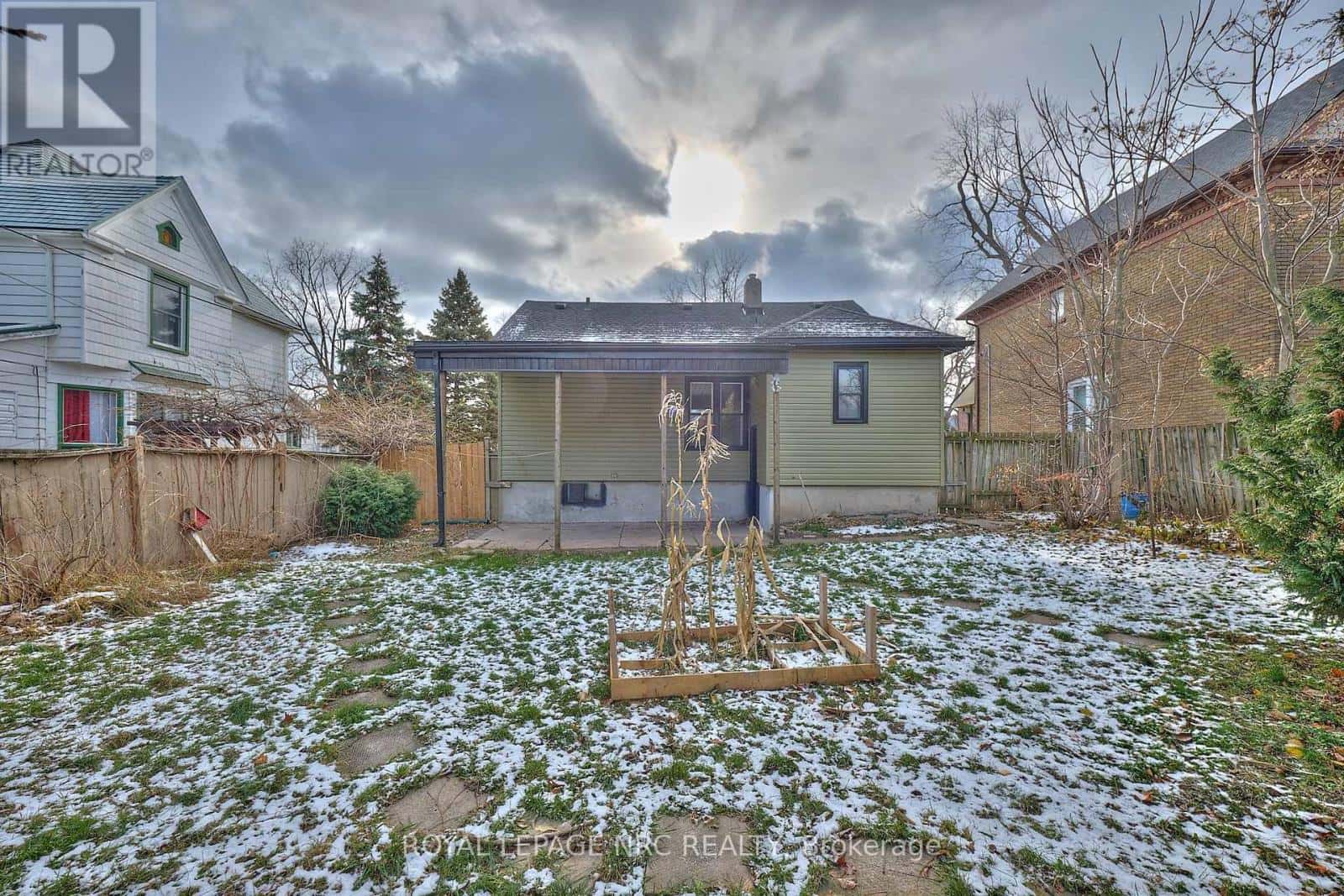 4639 EASTWOOD CRESCENT — Niagara Falls (Downtown), Ontario - Photo 4 of 24