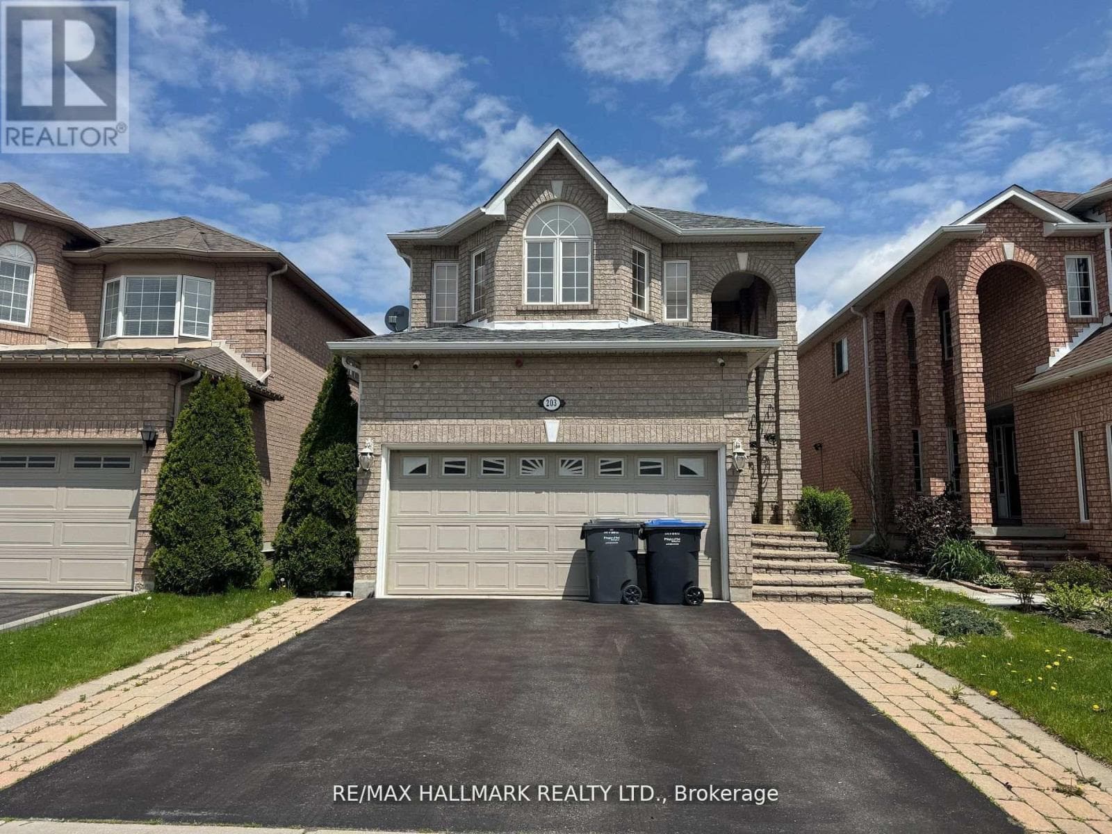 203 LANDSBRIDGE STREET — Caledon (Bolton East), Ontario - Main photo
