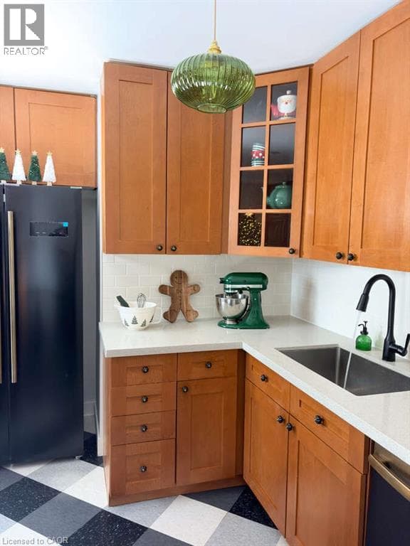 49 QUEEN Street Unit# 1004 — Mississauga, Ontario - Main photo