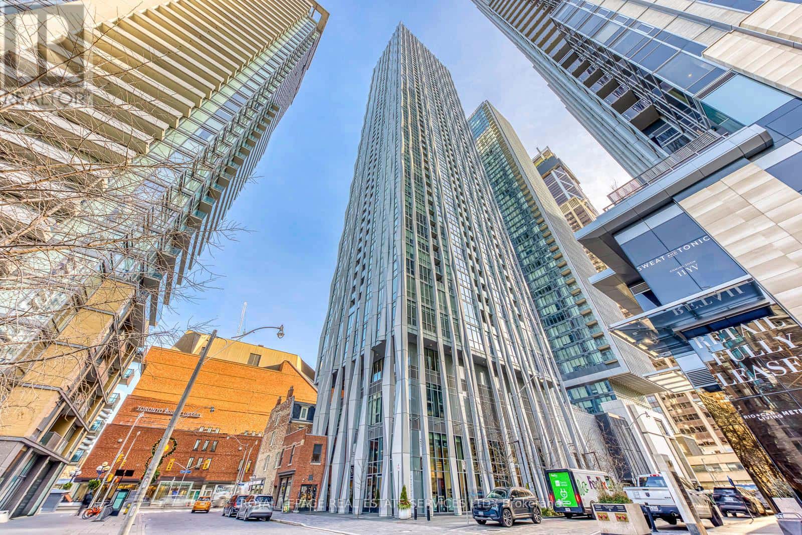 3903 - 1 YORKVILLE AVENUE — Toronto (Annex), Ontario - Photo 3 of 47