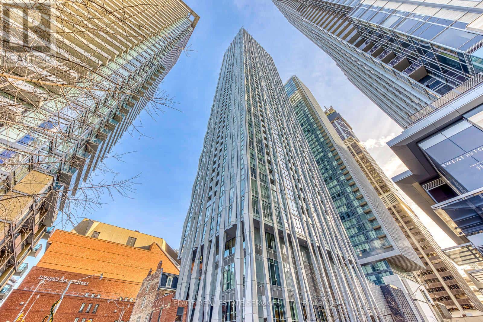 3903 - 1 YORKVILLE AVENUE — Toronto (Annex), Ontario - Photo 4 of 47