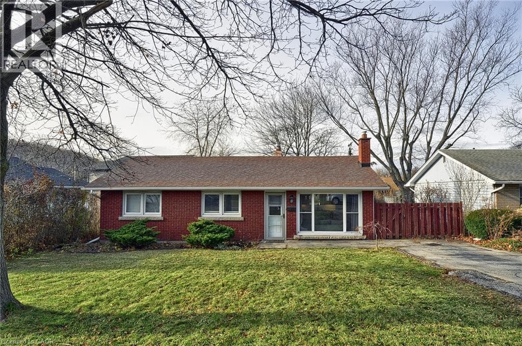 144 JACOBSON Avenue — St. Catharines, Ontario - Main photo