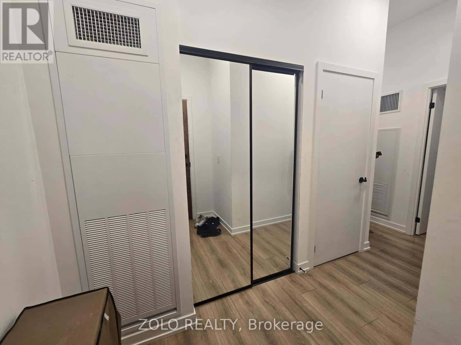 604 - 10 LAGERFELD DRIVE — Brampton (Northwest Brampton), Ontario - Photo 4 of 15