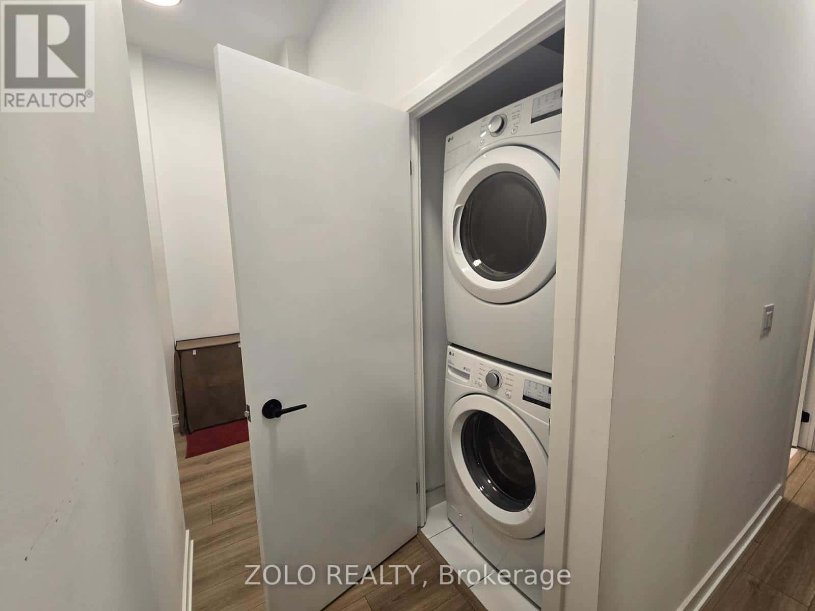 604 - 10 LAGERFELD DRIVE — Brampton (Northwest Brampton), Ontario - Photo 5 of 15