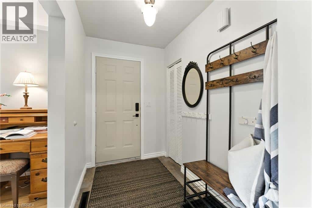 22 MCCAMMON Street — Paris, Ontario - Photo 3 of 41