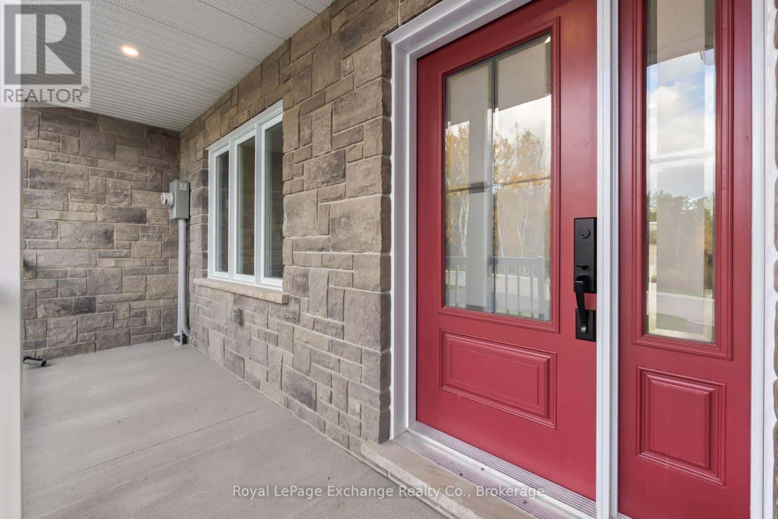 443 PARK STREET WEST W — West Grey, Ontario - Photo 2 of 42