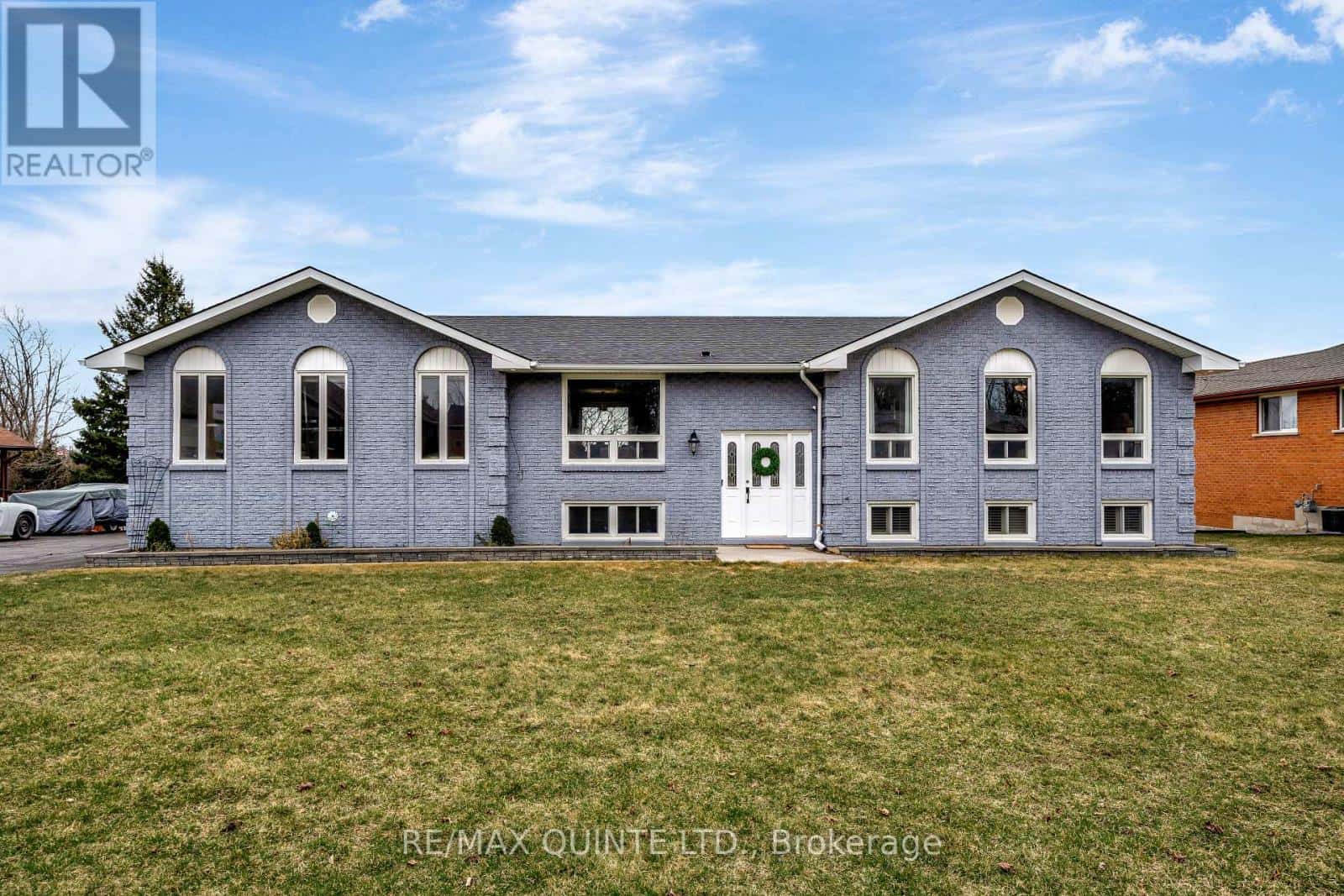 94 CLOVERLEAF DRIVE — Belleville (Thurlow Ward), Ontario - Photo 2 of 44