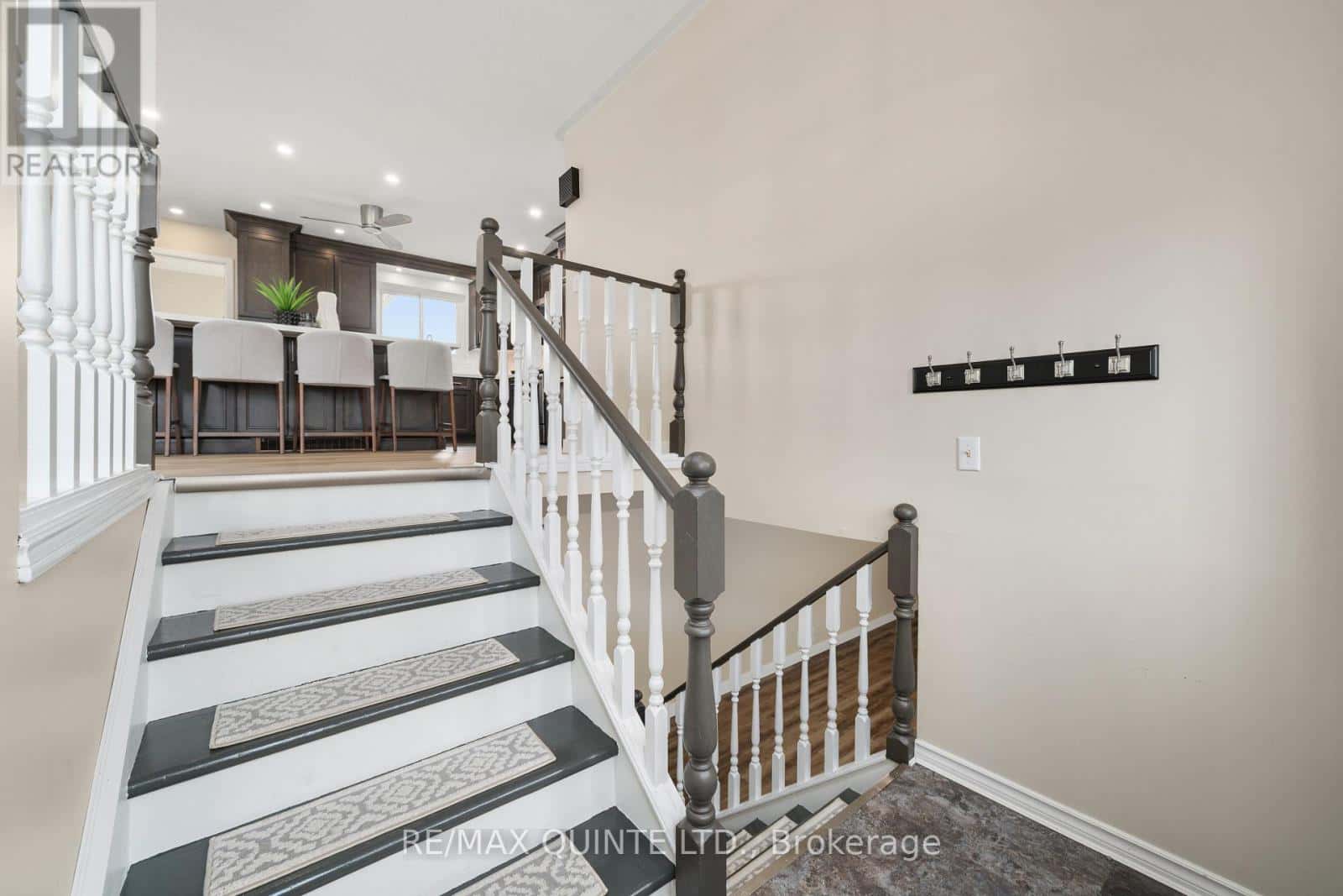 94 CLOVERLEAF DRIVE — Belleville (Thurlow Ward), Ontario - Photo 4 of 44