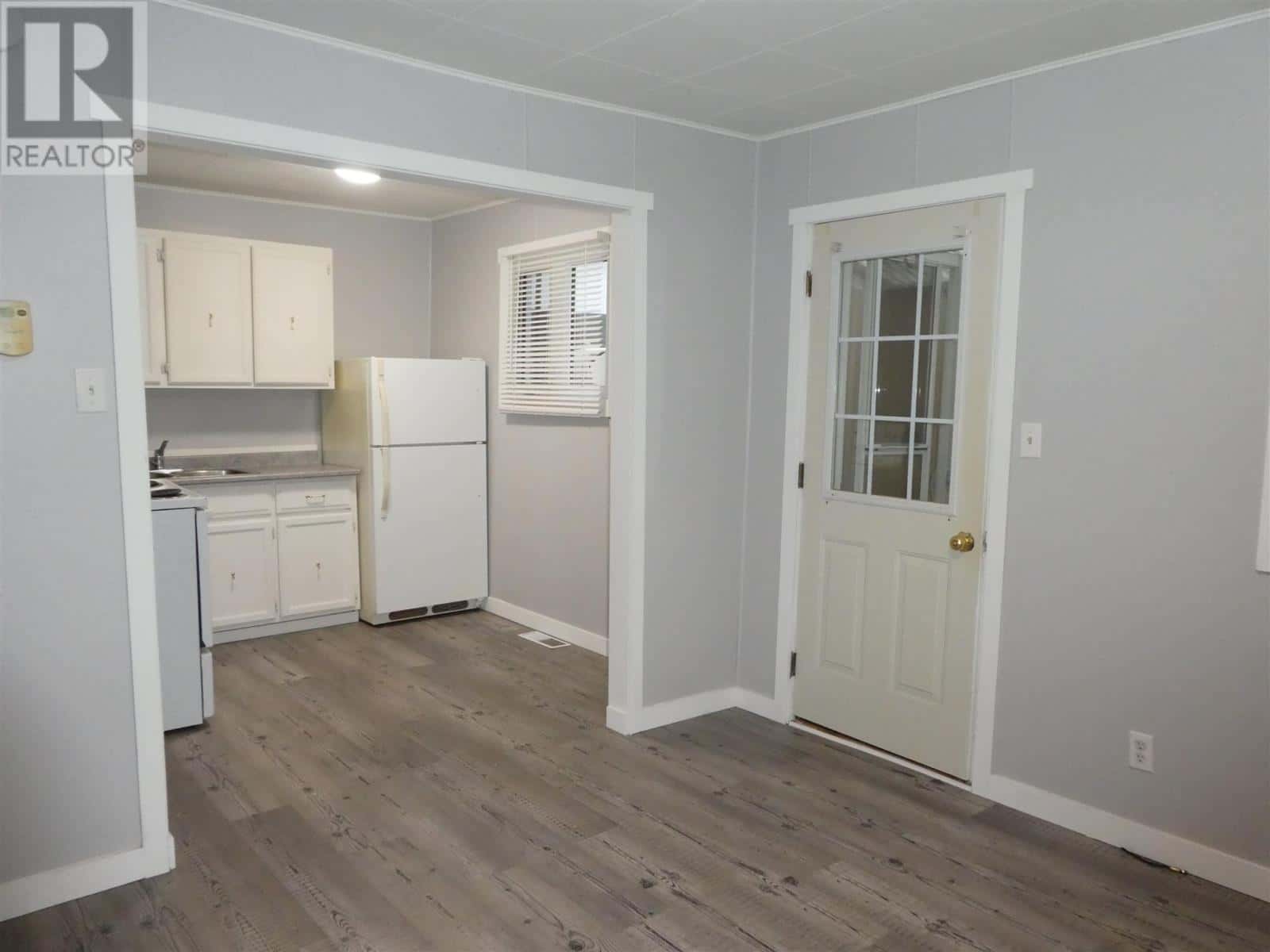 208 Third Ave SE — Geraldton, Ontario - Photo 5 of 43