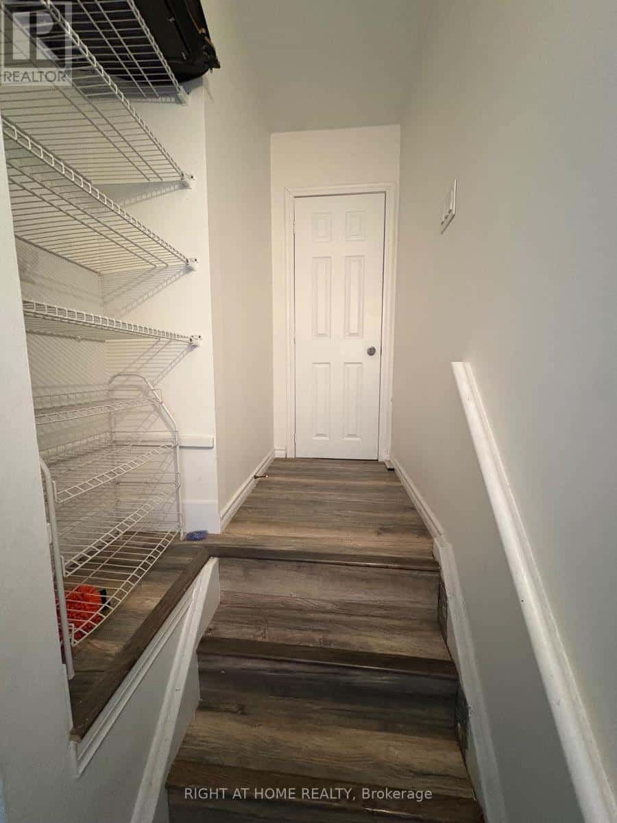 124 AVONDALE BOULEVARD — Brampton (Avondale), Ontario - Photo 4 of 35