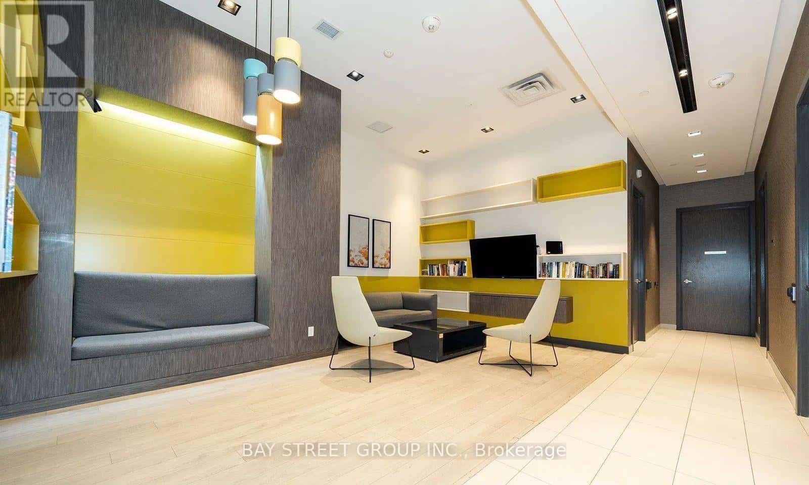 Toronto (Don Valley Village), Ontario — Toronto (Don Valley Village), Ontario - Photo 4 of 22