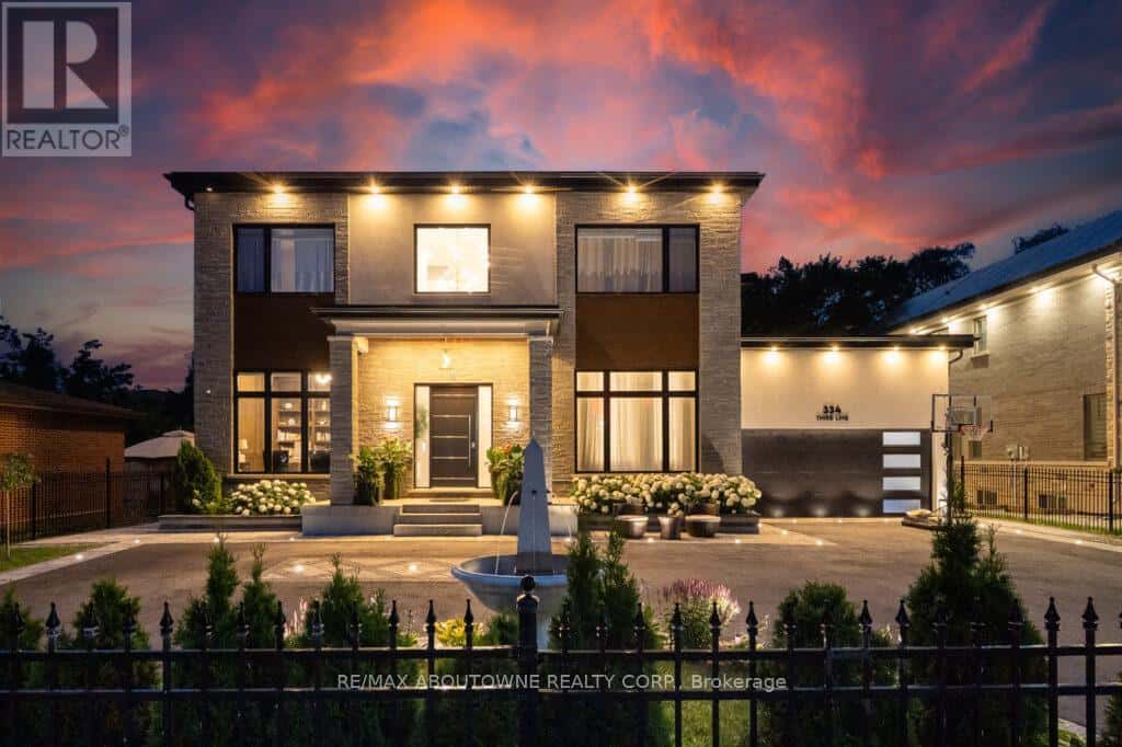 334 THIRD LANE — Oakville (WO West), Ontario - Photo 4 of 43