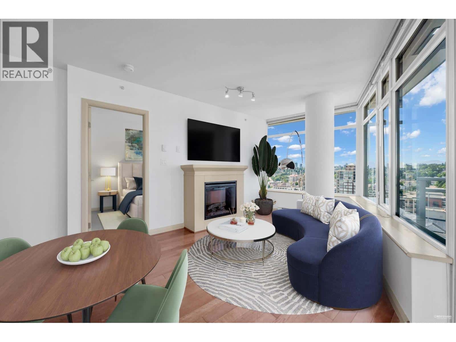 2706 898 CARNARVON STREET — New Westminster, British Columbia - Photo 5 of 31