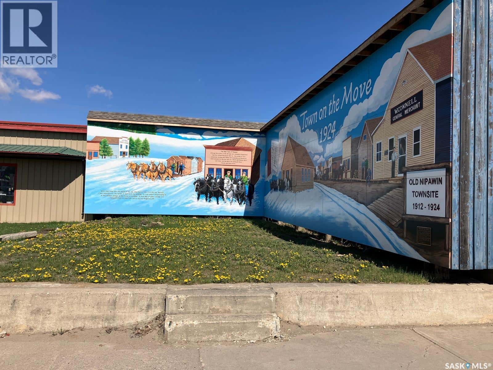 215 1st AVENUE W — Nipawin, Saskatchewan - Photo 2 of 2