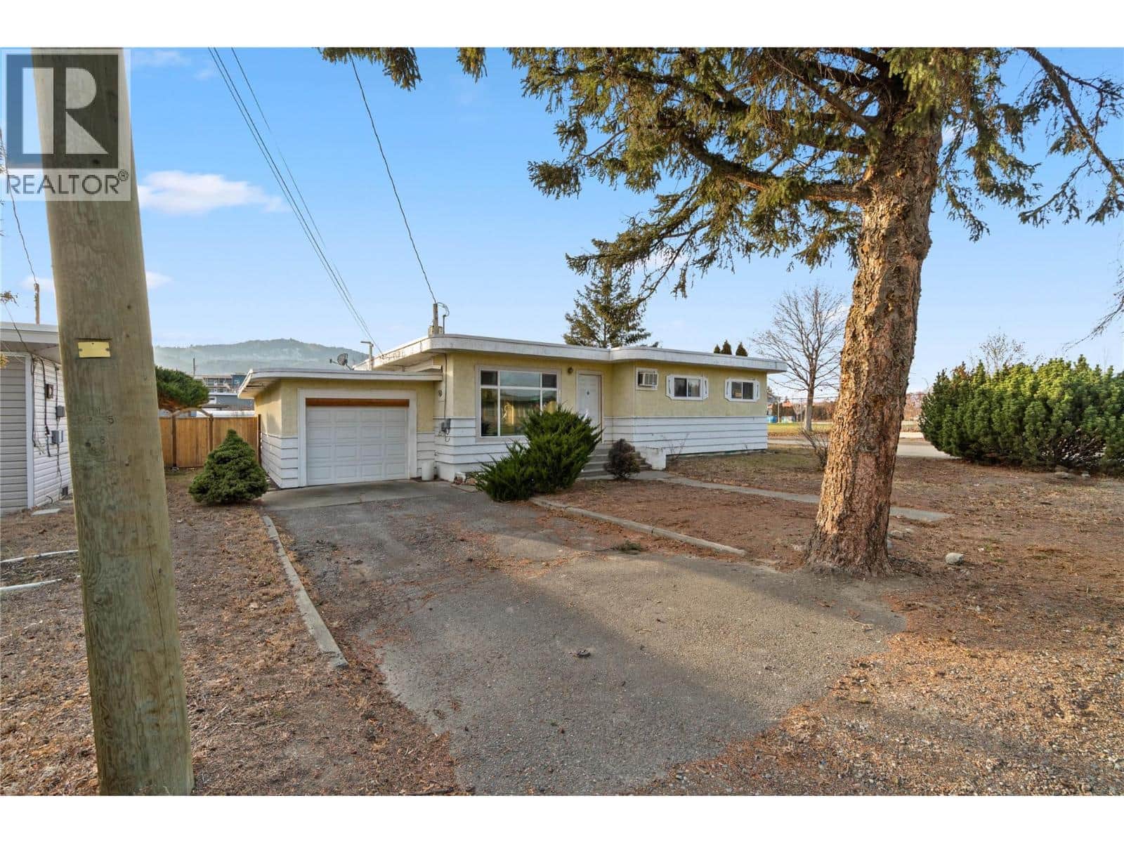 417 Mulberry Avenue - Photo 3 of 28, Kamloops, British Columbia