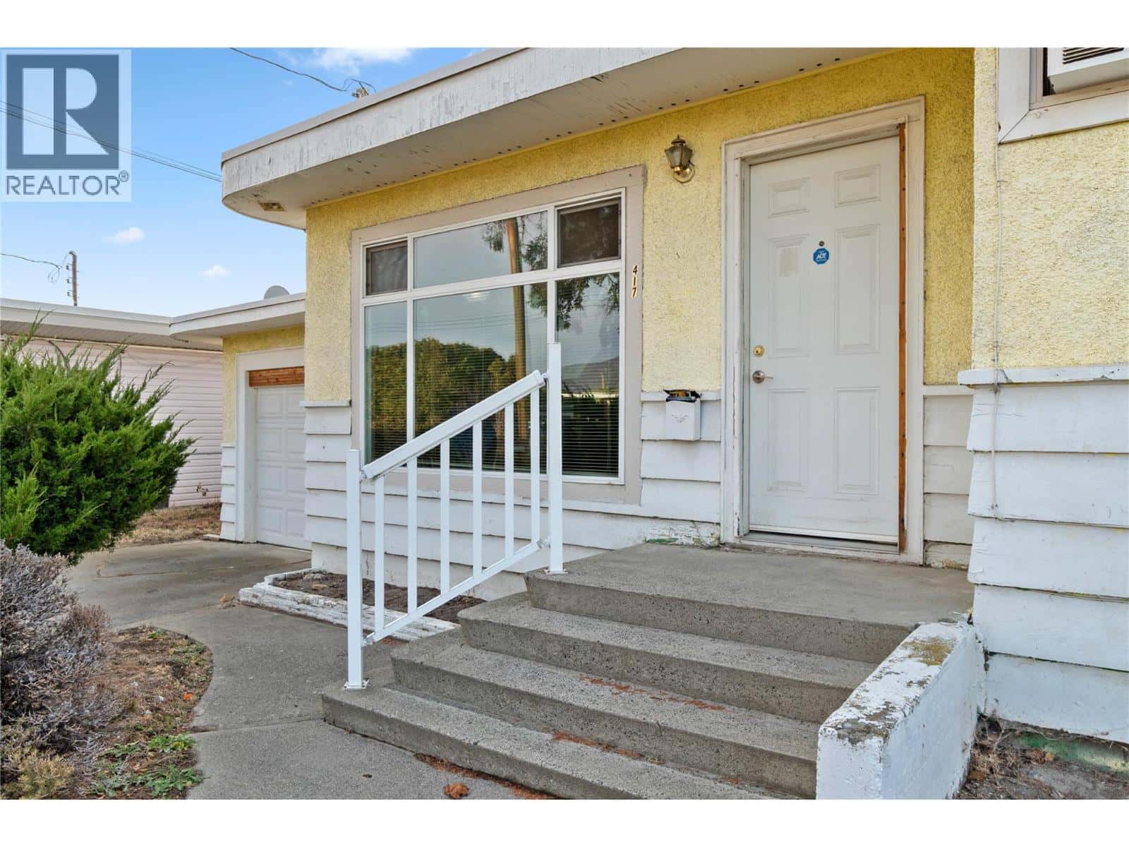 417 Mulberry Avenue — Kamloops, British Columbia - Photo 4 of 28