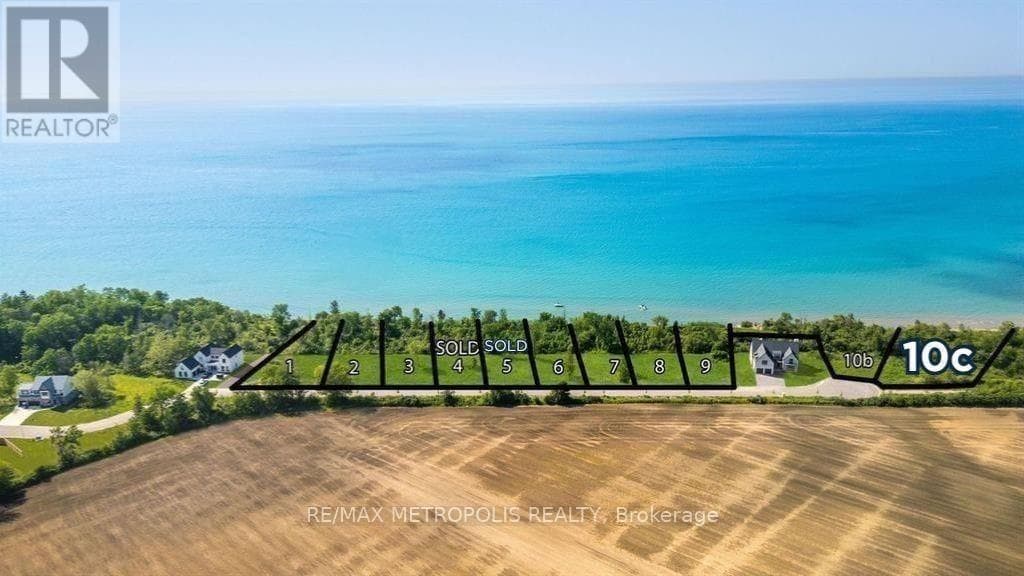 7093 BLUE COAST HEIGHTS — Plympton-Wyoming (Plympton Wyoming), Ontario - Main photo