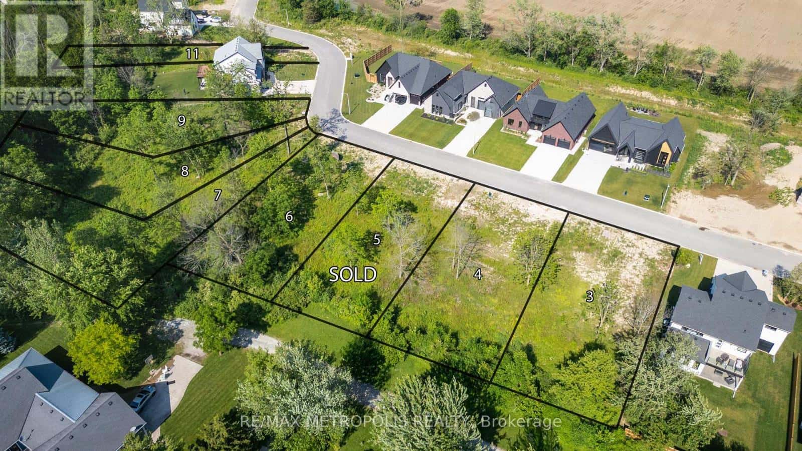 7093 BLUE COAST HEIGHTS — Plympton-Wyoming (Plympton Wyoming), Ontario - Photo 5 of 50