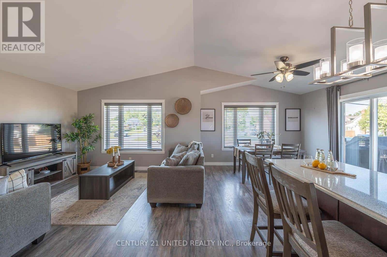 102 KING STREET W — Kawartha Lakes (Emily), Ontario - Photo 2 of 30