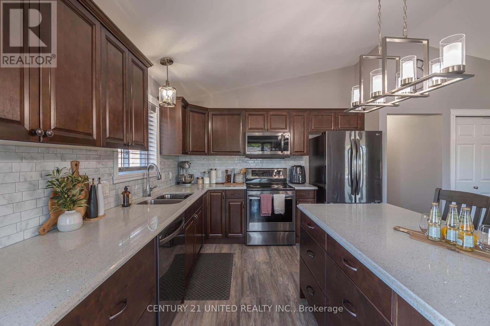 102 KING STREET W — Kawartha Lakes (Emily), Ontario - Photo 5 of 30