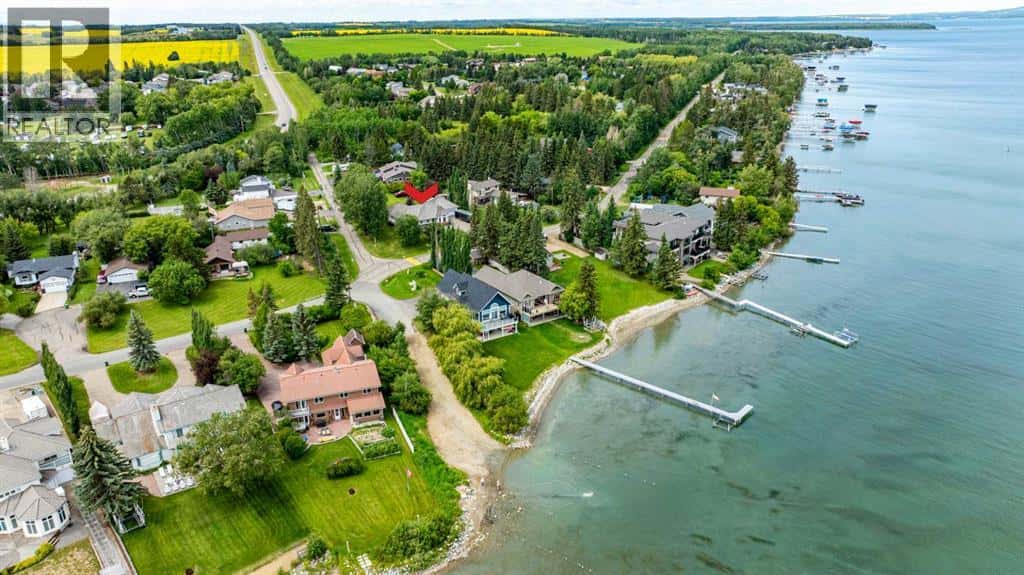 2 Grand Avenue — Norglenwold, Alberta - Photo 2 of 45