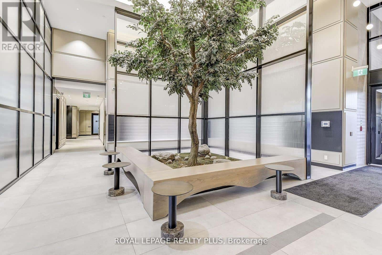 2202 - 3220 WILLIAM COLTSON AVENUE — Oakville (JM Joshua Meadows), Ontario - Photo 4 of 38