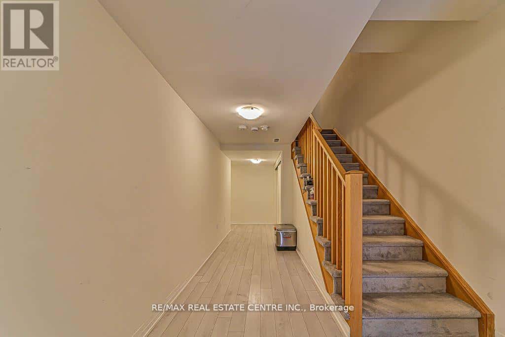 902 - 585 COLBORNE STREET E — Brantford, Ontario - Photo 3 of 20