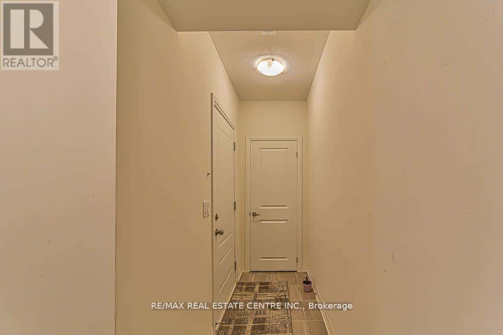 902 - 585 COLBORNE STREET E — Brantford, Ontario - Photo 4 of 20