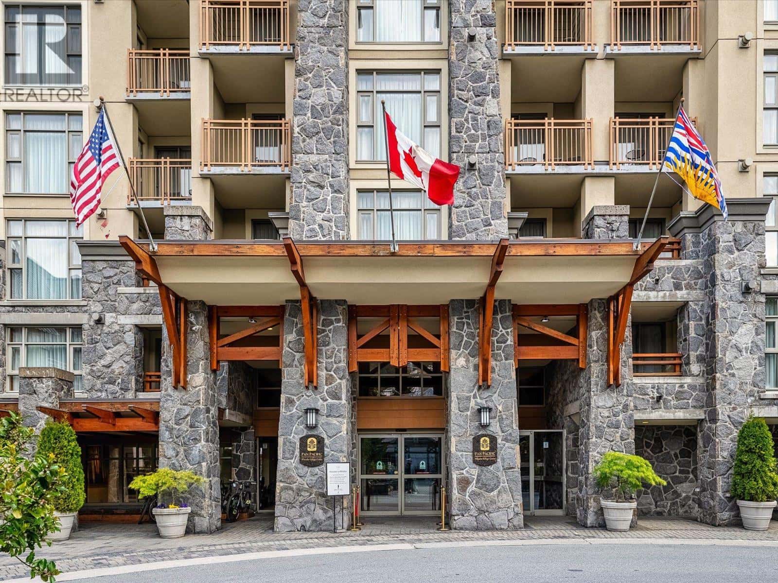 3303 4299 BLACKCOMB WAY — Whistler, British Columbia - Photo 2 of 17