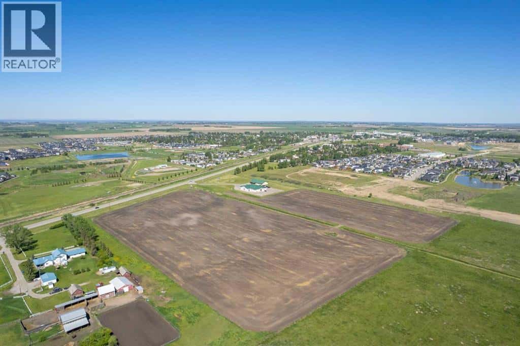 1001A Highway 2A — Carstairs, Alberta - Photo 4 of 14