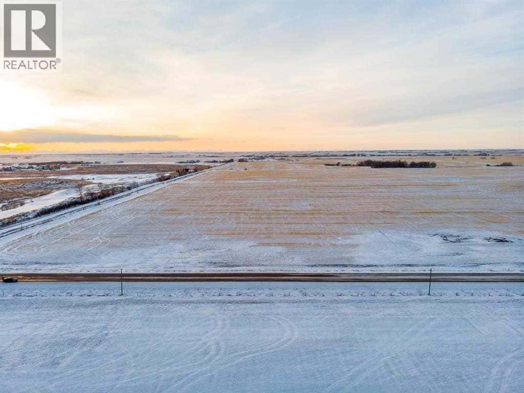 W4R26T25S16;4 Range Road 264 — Rural Wheatland County, Alberta - Photo 3 of 16