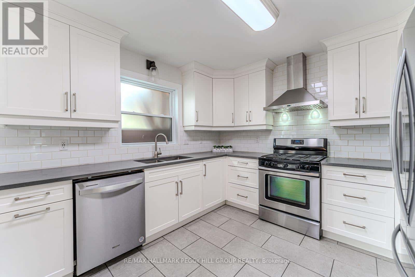 66 RAQUEL STREET — Barrie (Painswick South), Ontario - Photo 4 of 21