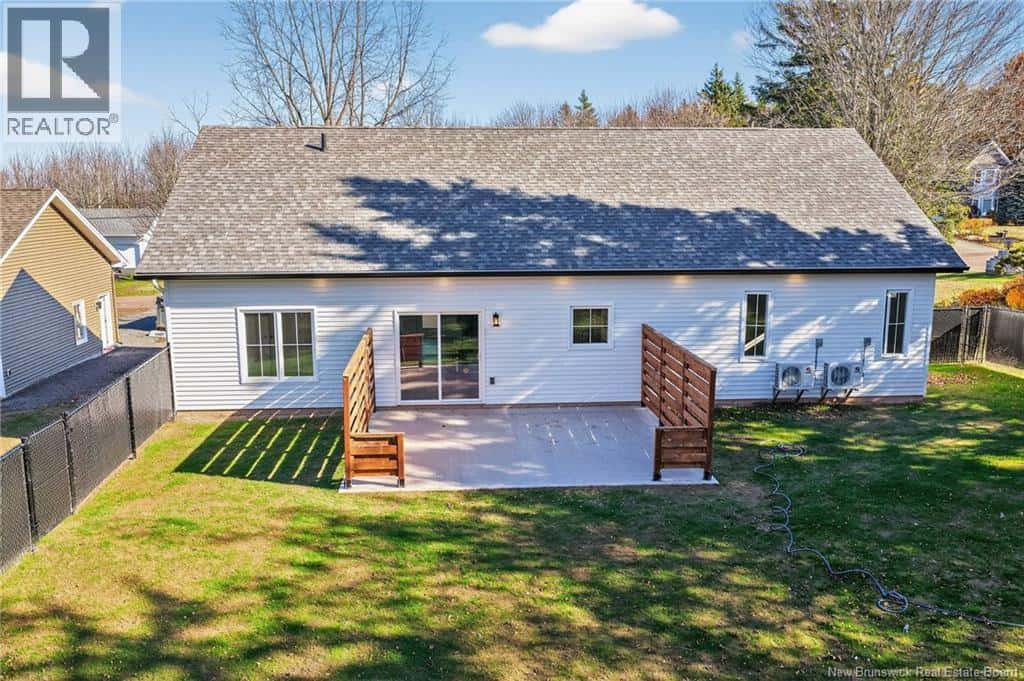 71 Baron — Grand-Barachois, New Brunswick - Photo 2 of 38