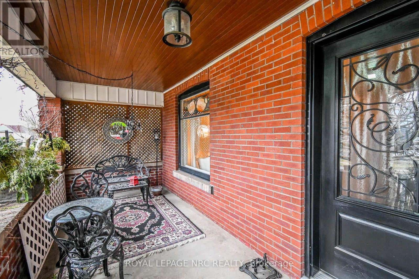 6107 BARKER STREET — Niagara Falls (Dorchester), Ontario - Photo 5 of 37