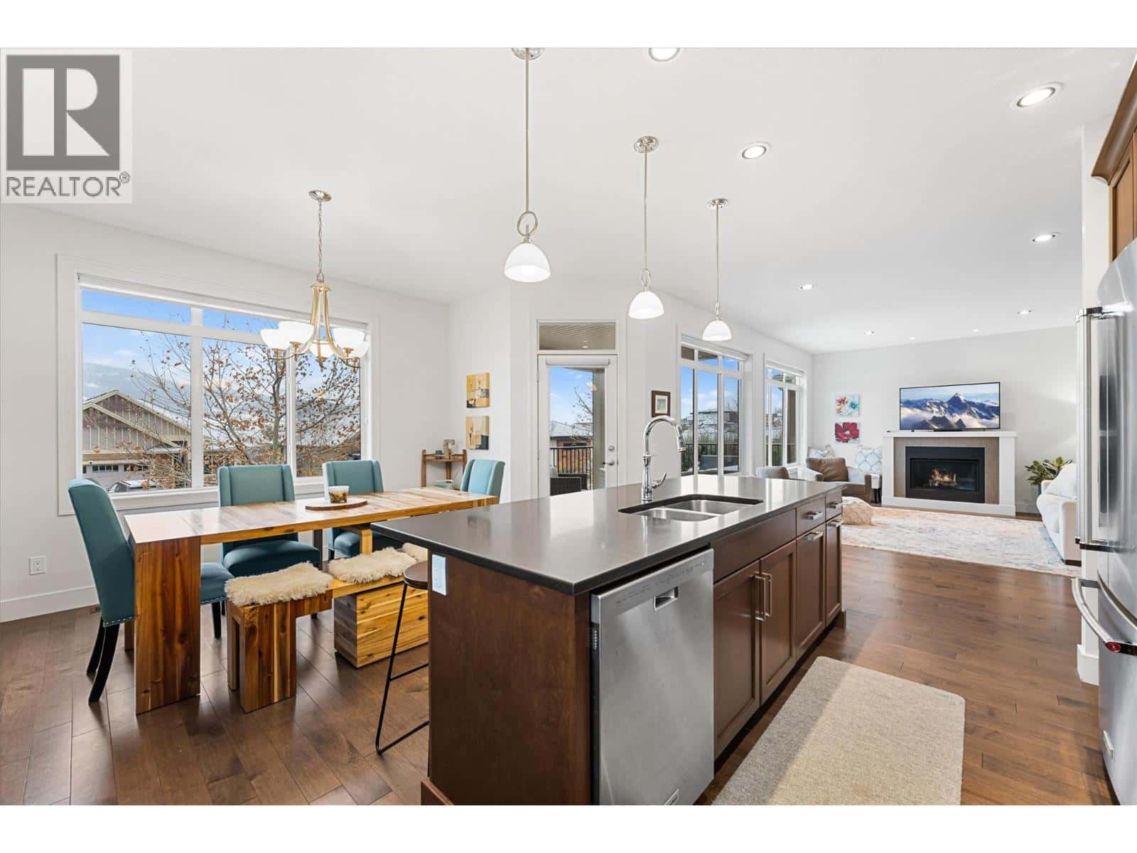 13080 Gibbons Drive — Lake Country, British Columbia - Photo 3 of 47