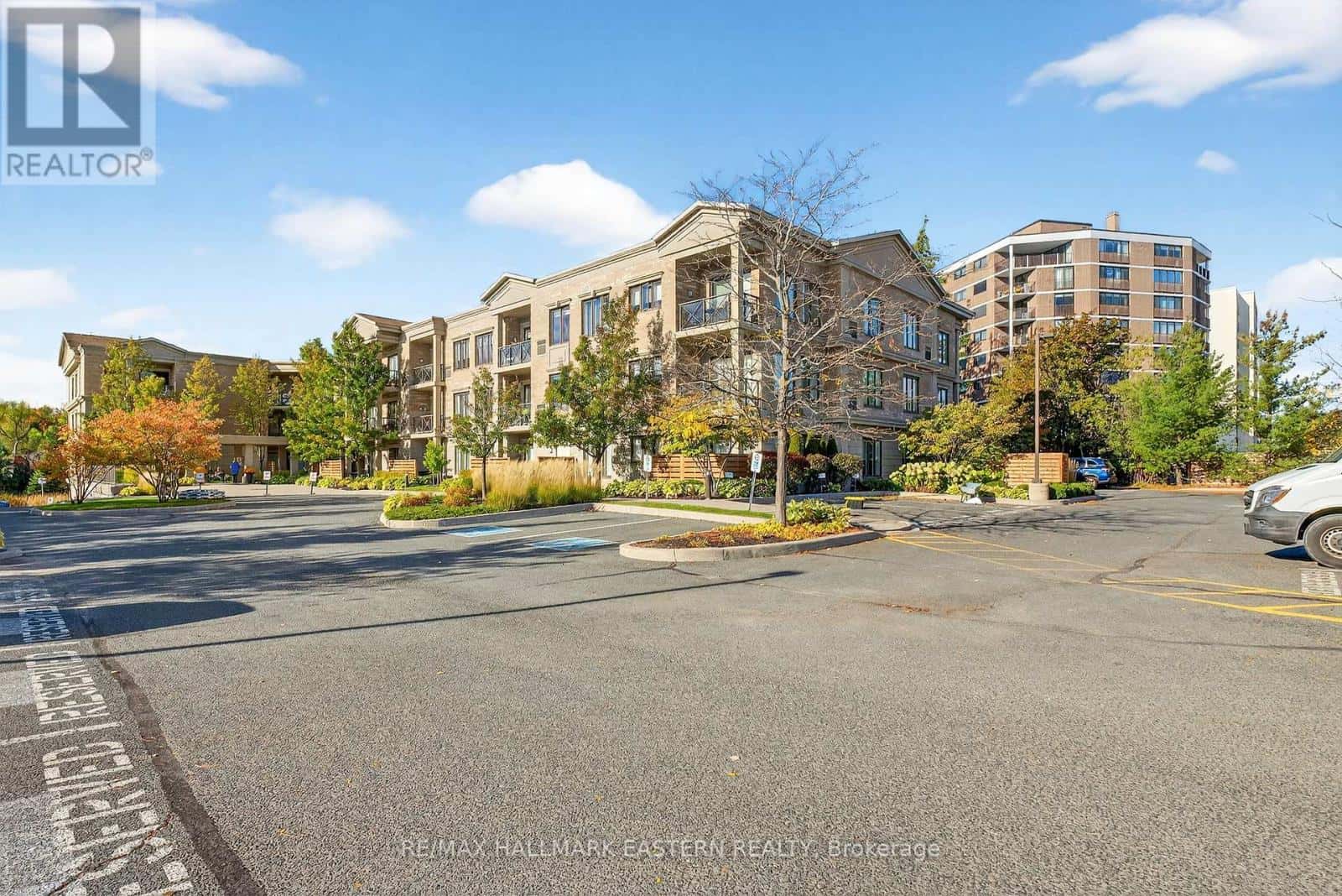 869 Clonsilla Avenue PH06