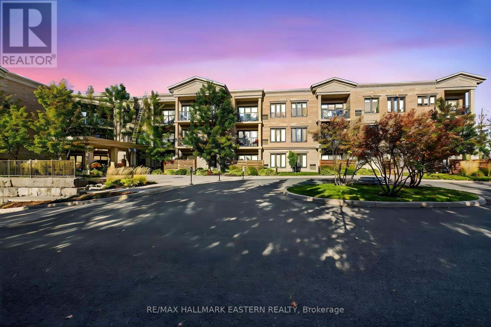 PH06 - 869 CLONSILLA AVENUE — Peterborough (Otonabee Ward 1), Ontario - Photo 3 of 50