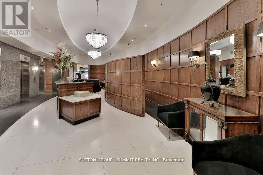 PH07 - 102 BLOOR STREET W — Toronto (Annex), Ontario - Photo 4 of 47