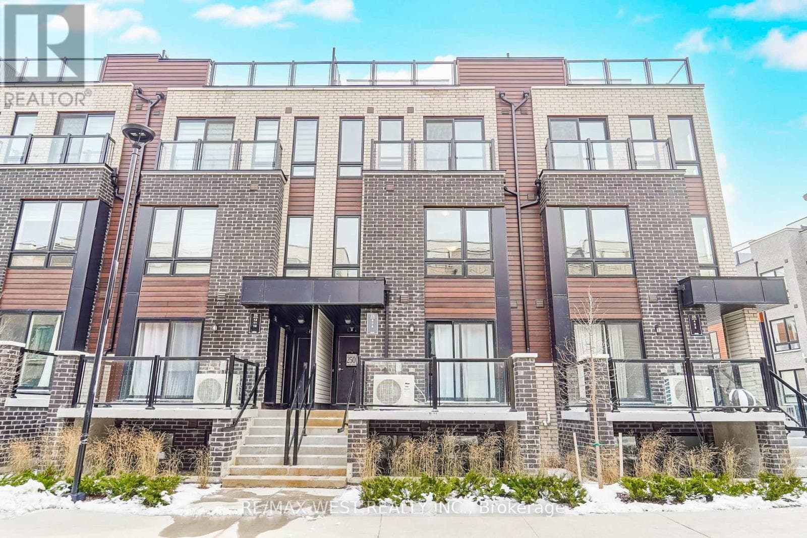 7 - 25 PRIYA LANE — Toronto (Malvern), Ontario - Main photo