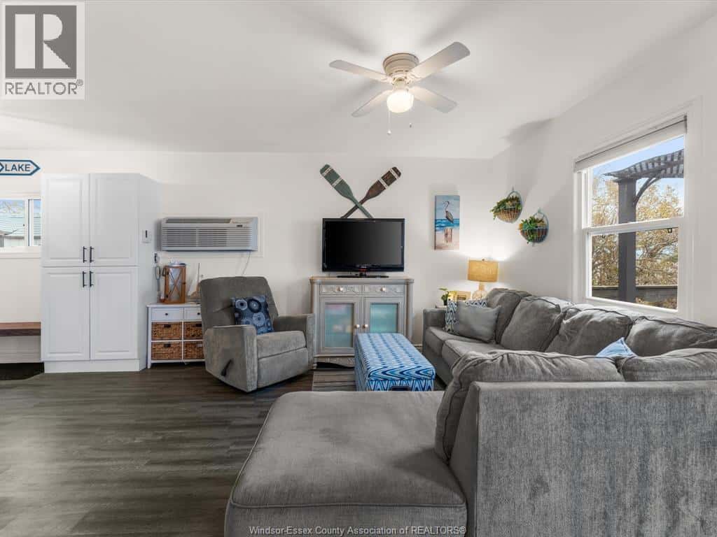 1962 Ocean Line — Wheatley, Ontario - Photo 5 of 29