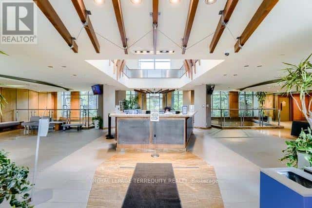 710 - 2121 LAKE SHORE BOULEVARD W — Toronto (Mimico), Ontario - Photo 3 of 46