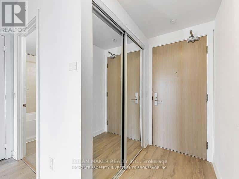 306 - 16 MCADAM AVENUE — Toronto (Yorkdale-Glen Park), Ontario - Photo 4 of 25