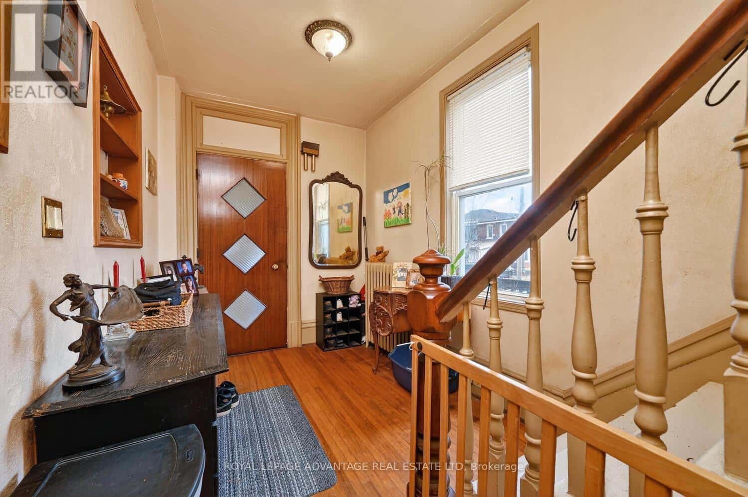 16 MARY STREET N — Smiths Falls, Ontario - Photo 5 of 36